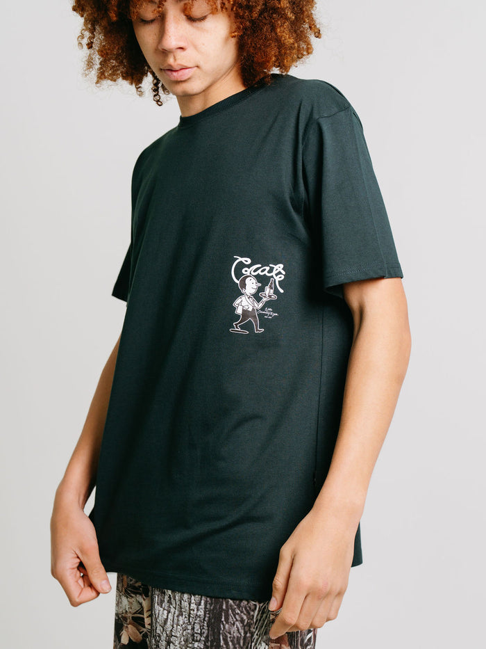 CRATE X WILLIE THE WAITER BEER HUG TEE