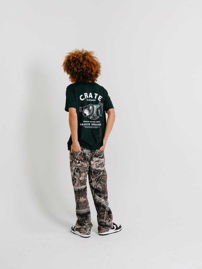 CRATE X WILLIE THE WAITER BEER HUG TEE