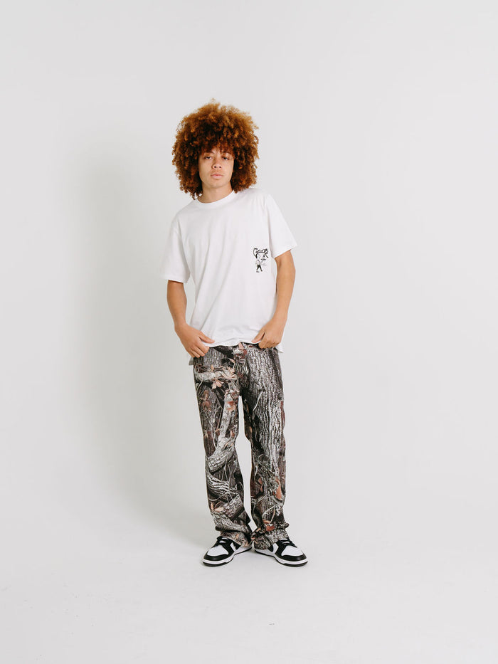 CRATE X WILLIE THE WAITER BEER HUG TEE