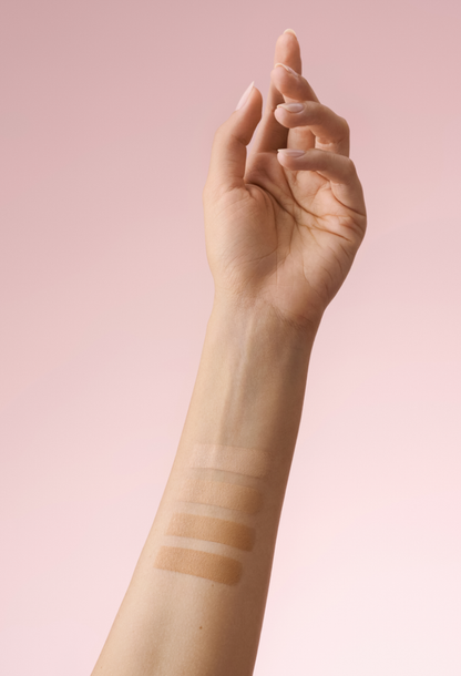 lavera Cream to Powder Foundation -Medium 1.2- in der Anwendung