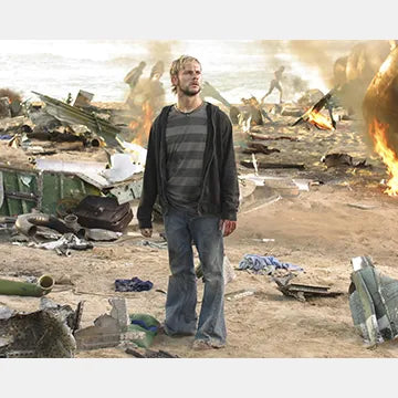 DOMINIC-MONAGHAN-AUTOGRAPH-PHOTO