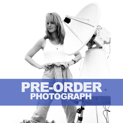 HELEN-HUNT-AUTOGRAPH-PHOTO