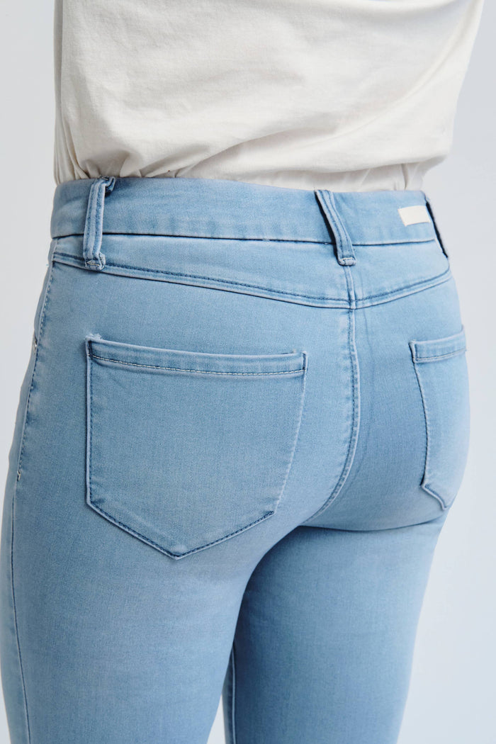Holly Better Butter Slim Boot Cut-1822 Denim