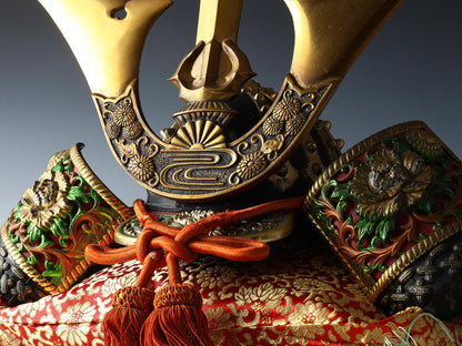 Japanese Beautiful Samurai Helmet  -Kusunoki Masashige Kabuto- with a cushion