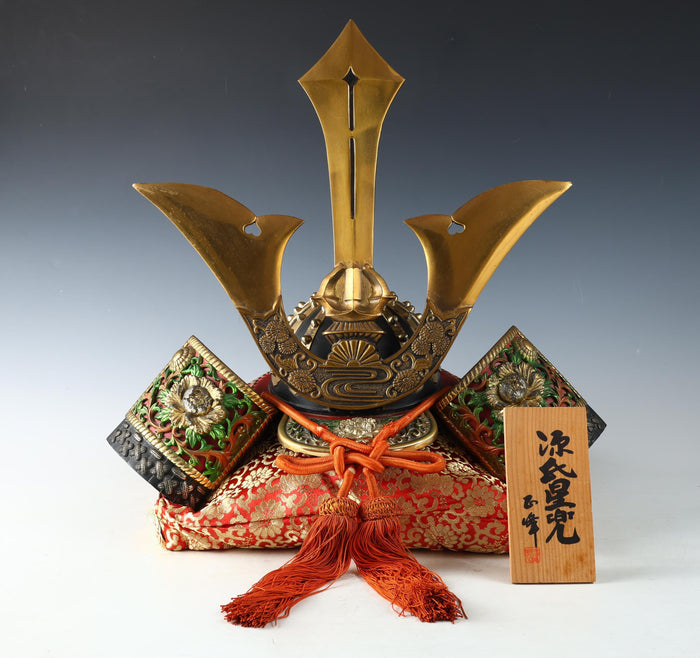 Japanese Beautiful Samurai Helmet  -Kusunoki Masashige Kabuto- with a cushion