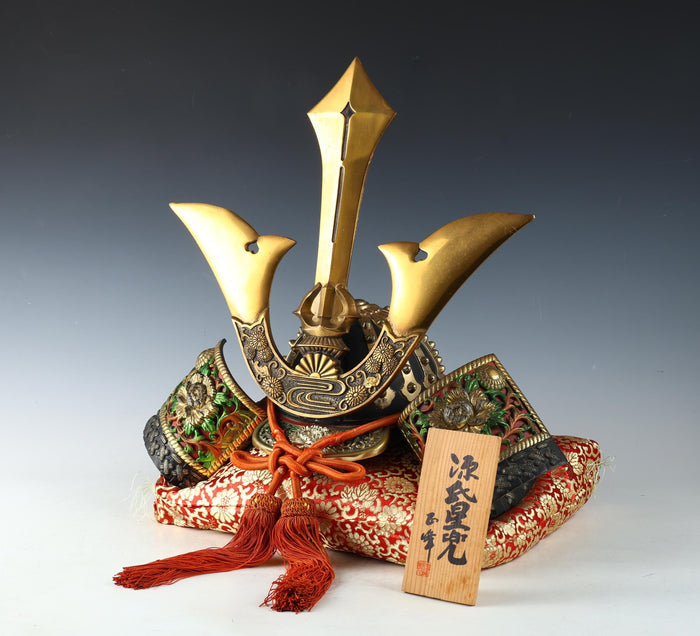 Japanese Beautiful Samurai Helmet  -Kusunoki Masashige Kabuto- with a cushion