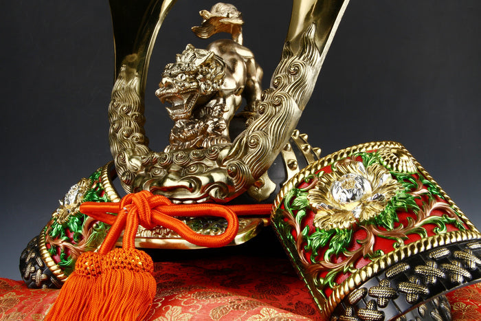 Large Japanese Samurai Kabuto Helmet: Metal Display Decor