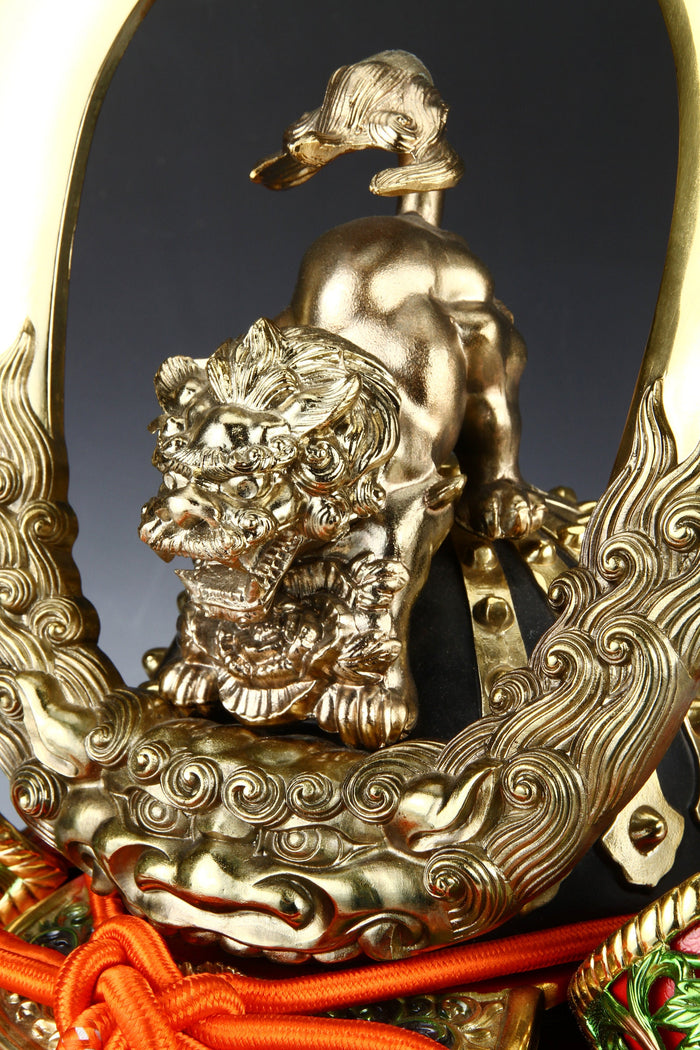 Large Japanese Samurai Kabuto Helmet: Metal Display Decor
