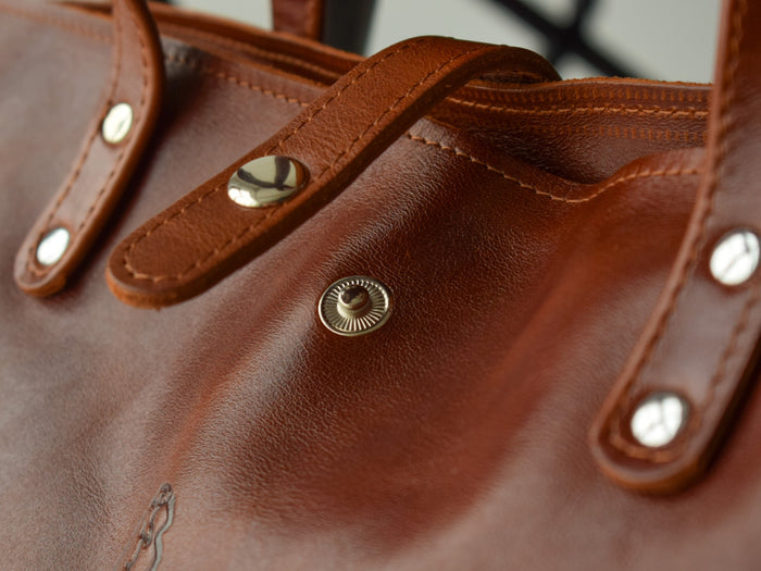 Leather bag with zipper Tote Brandy