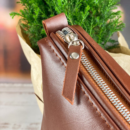 Leather cosmetic bag Brandy