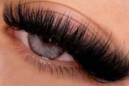 MinuLashes DIY Lash Clusters - Volume 0.03 Vein - 102 Pieces (10mm, 12mm, 14mm, 16mm, 18mm) + brush