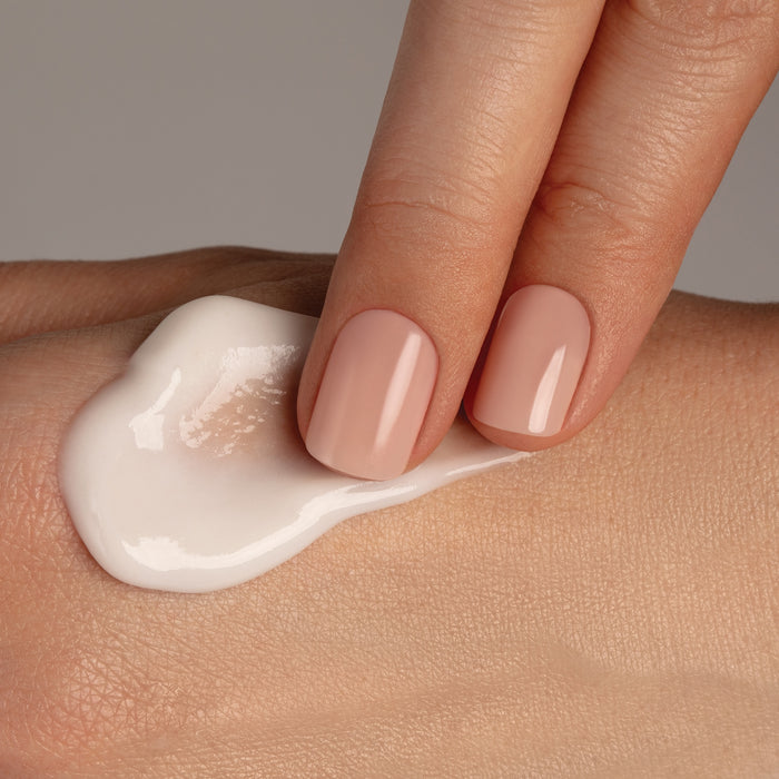 Odacite-Retinol Therapy Renewing Hand Cream-Body-RetinolTherapy_RenewingHandCream_Lifestyle5-The Detox Market |