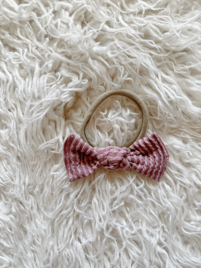 Textured Nylon Headband - Wavy Ribbed Mauve