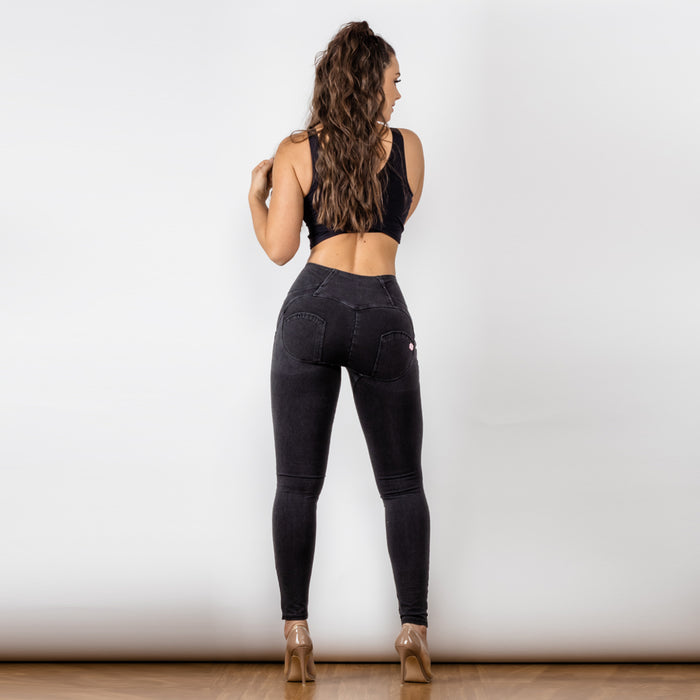 Women’s Black High-Waist Hip-Raise Jeans – Lift & Shape